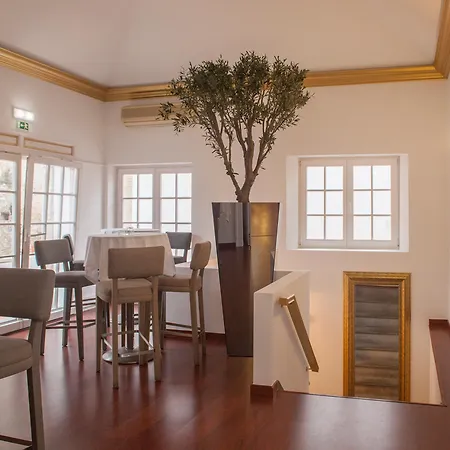 Casa Senhoras Rainhas - Castelo De Hotel