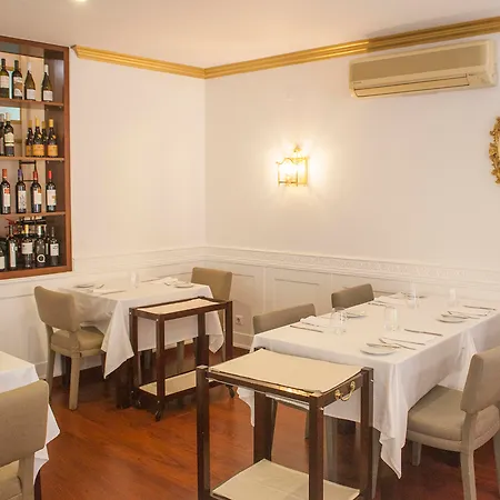 Hotel Casa Senhoras Rainhas - Castelo De 4*